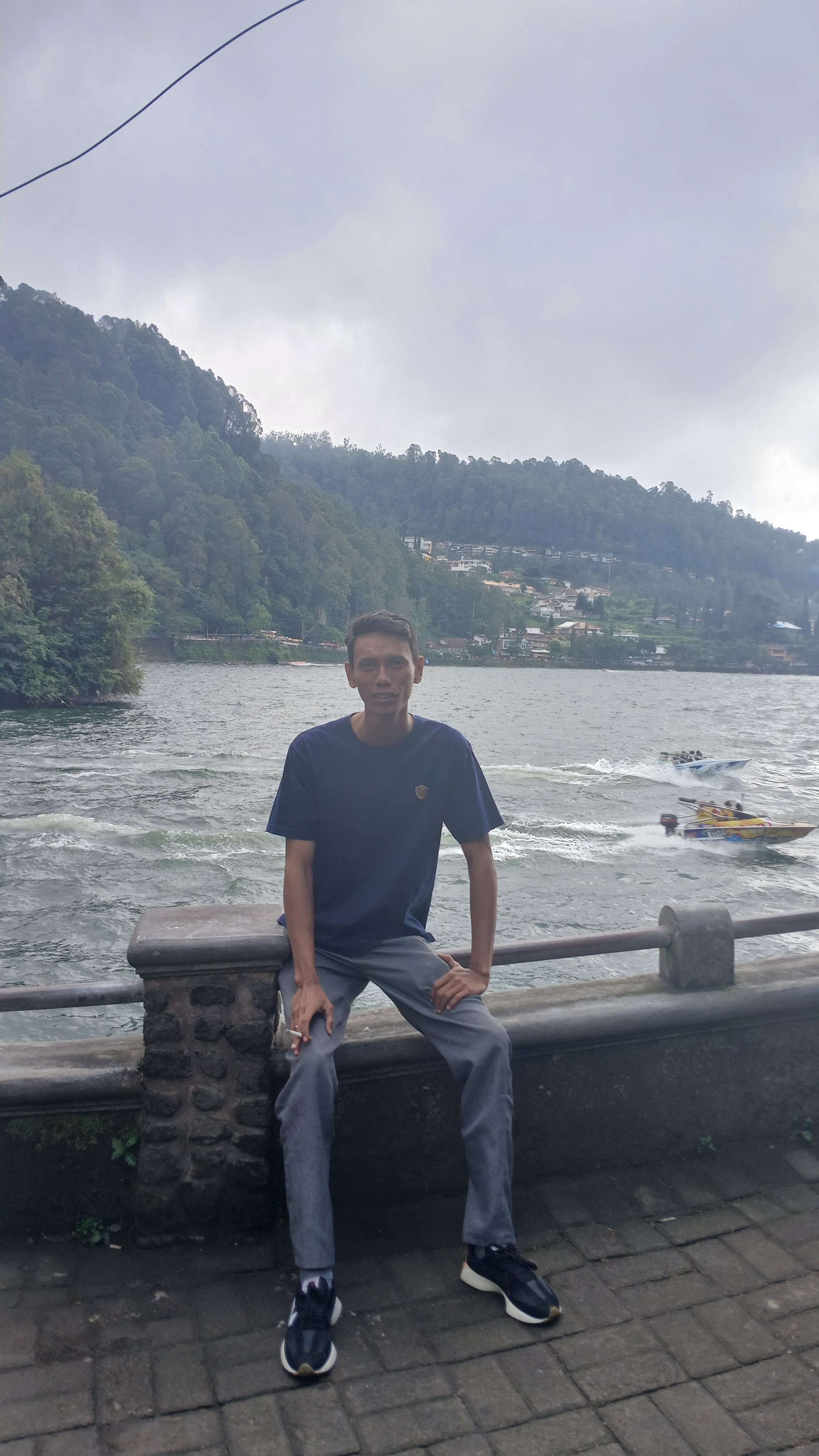 Agus Setyo Utomo Tikar