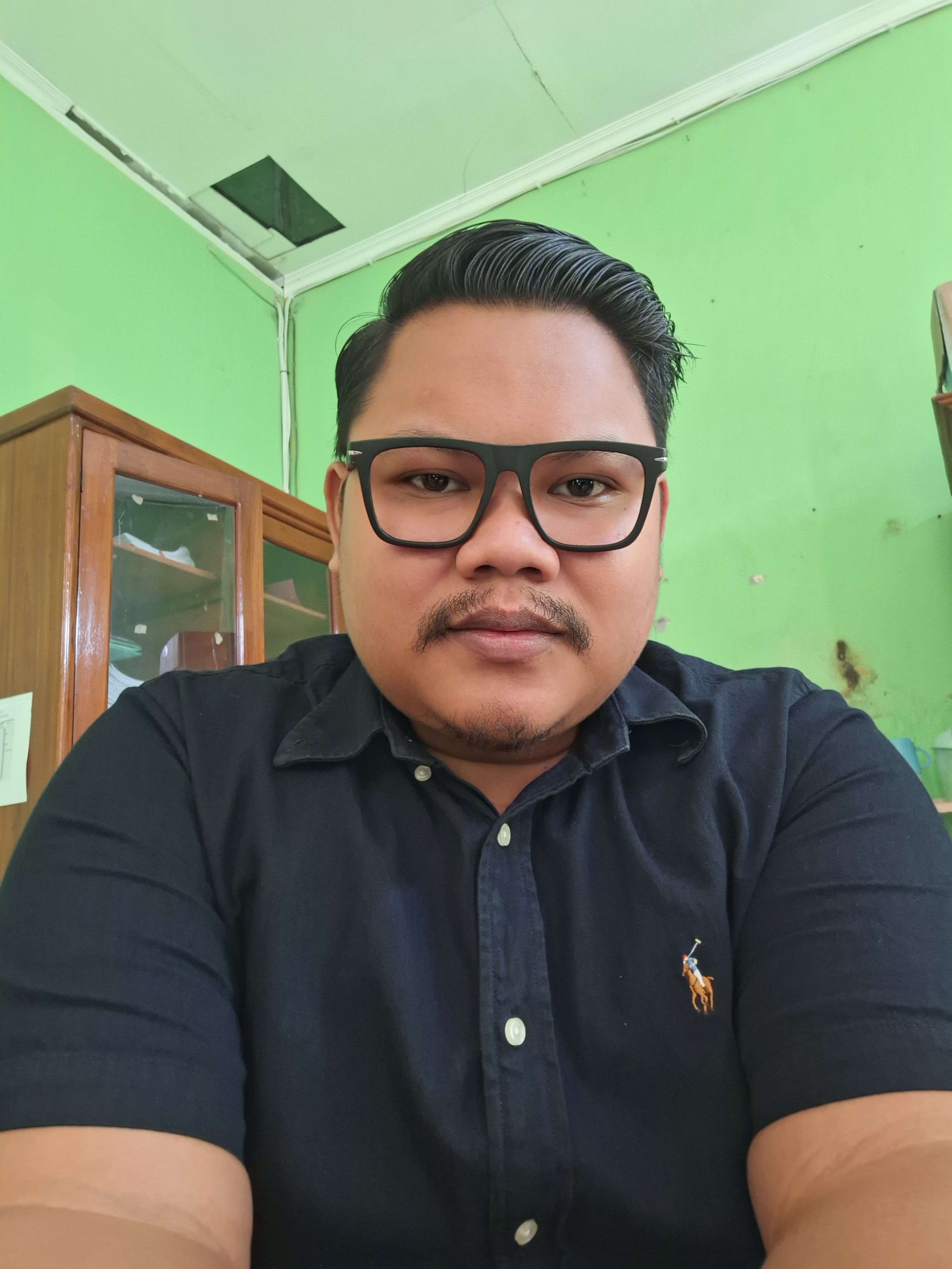 Sukron Hidayat